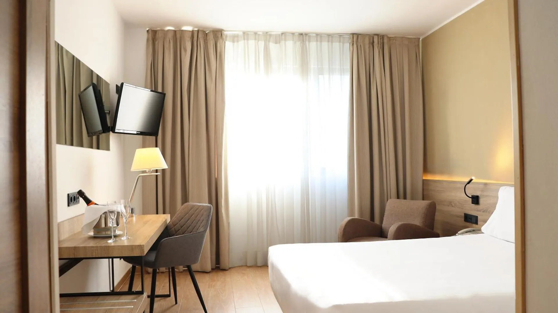 **** Otel Eurohotel Diagonal Port Barselona İspanya